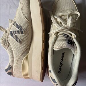 New Balance Cream/Tan Athletic Sneakers